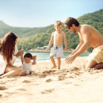 padres, hijos, playa
