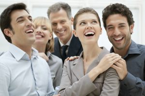 Salga de la cueva en donde está metido