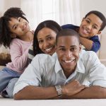 familia sonriente