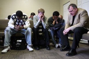 Entregue a su familia en las manos de Dios en oración (Lección 1 – Nivel 6)