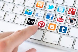 Cinco errores en las redes sociales que afectan nuestra espiritualidad