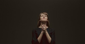 ¿Cuál es el mejor lugar para orar por la familia? (Lección 2 – Nivel 6)