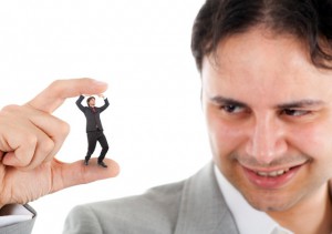 El orgullo y la prepotencia destruyen su vida